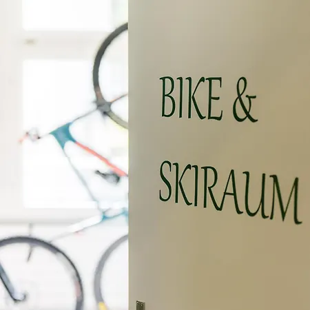 לינה וארוחת בוקר Bellagio 3*